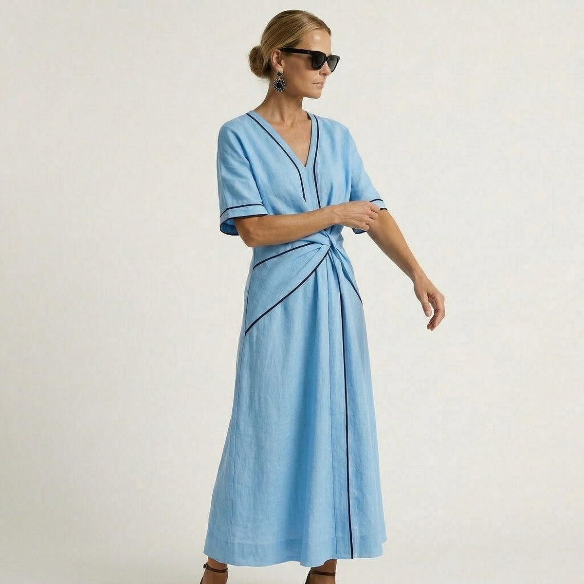 Петя | Elegant Dress with Flattering Waist and Vacation Chic