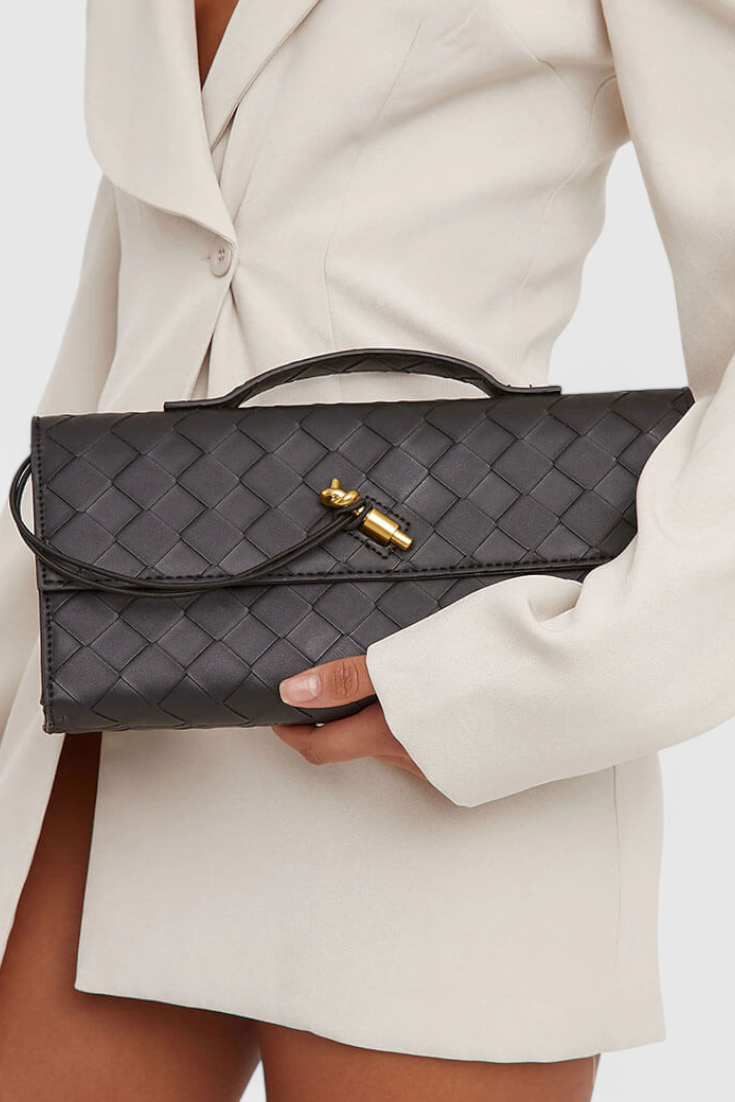 Чанта Clutch Melanie с детайл златен възел