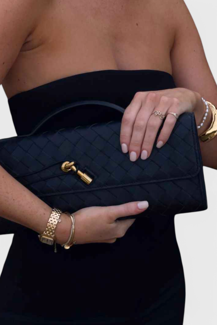 Чанта Clutch Melanie с детайл златен възел