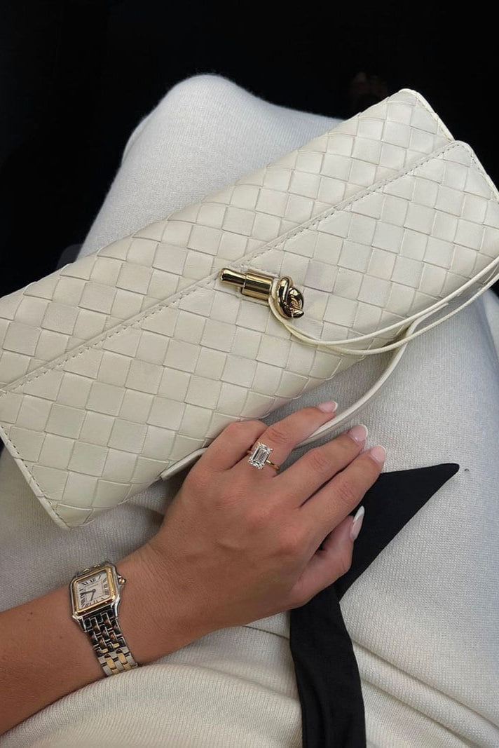 Чанта Clutch Melanie с детайл златен възел